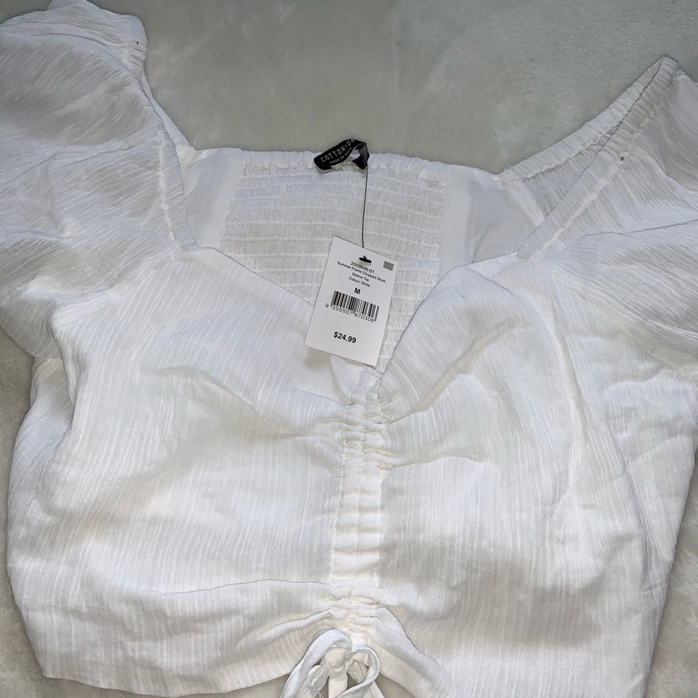 WHITE OFF THE SHOULDER TOP